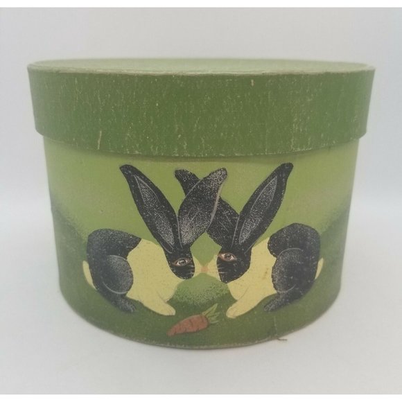 Round Gift Box Green Cardboard Kissing Black White Bunnies Happy Easter Spring - Picture 3 of 8